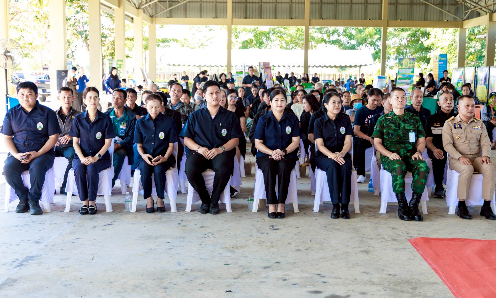 title - ส.ป.ก.เพชรบุรี ร่วมพิธีเปิดและให้บริการโครงการคลินิกเกษตรเคลื่อนที่ในพระราชานุเคราะห์ สมเด็จพระบรมโอรสาธิราช ฯ สยามมกุฎราชกุมาร โดยโครงการดังกล่าวมุ่งเน้นการยกระดับคุณภาพชีวิตและส่งเสริมความเข้มแข็งให้แก่ภาคการเกษตรในพื้นที่อำเภอเมืองเพชรบุรี